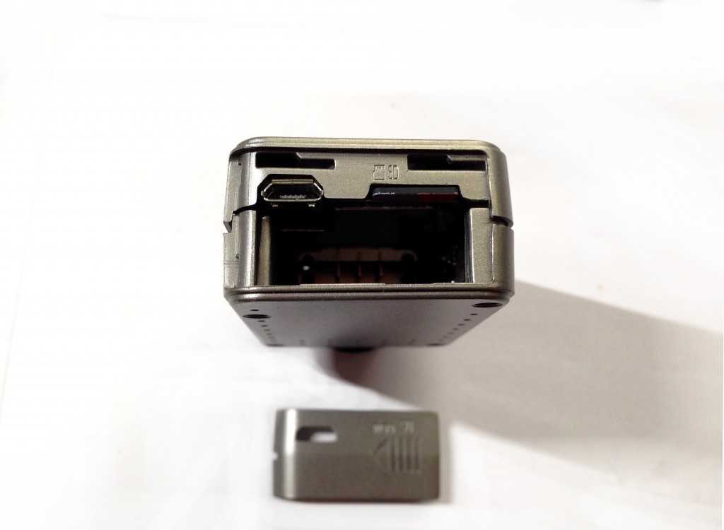 runcam2-camera-fpv-battery-door-inside