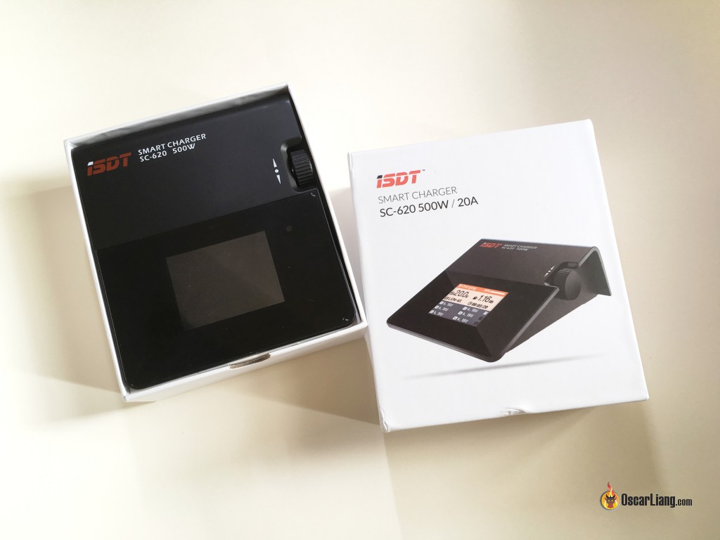 iSDT-SC-620-500W-Smart-Charger-unbox